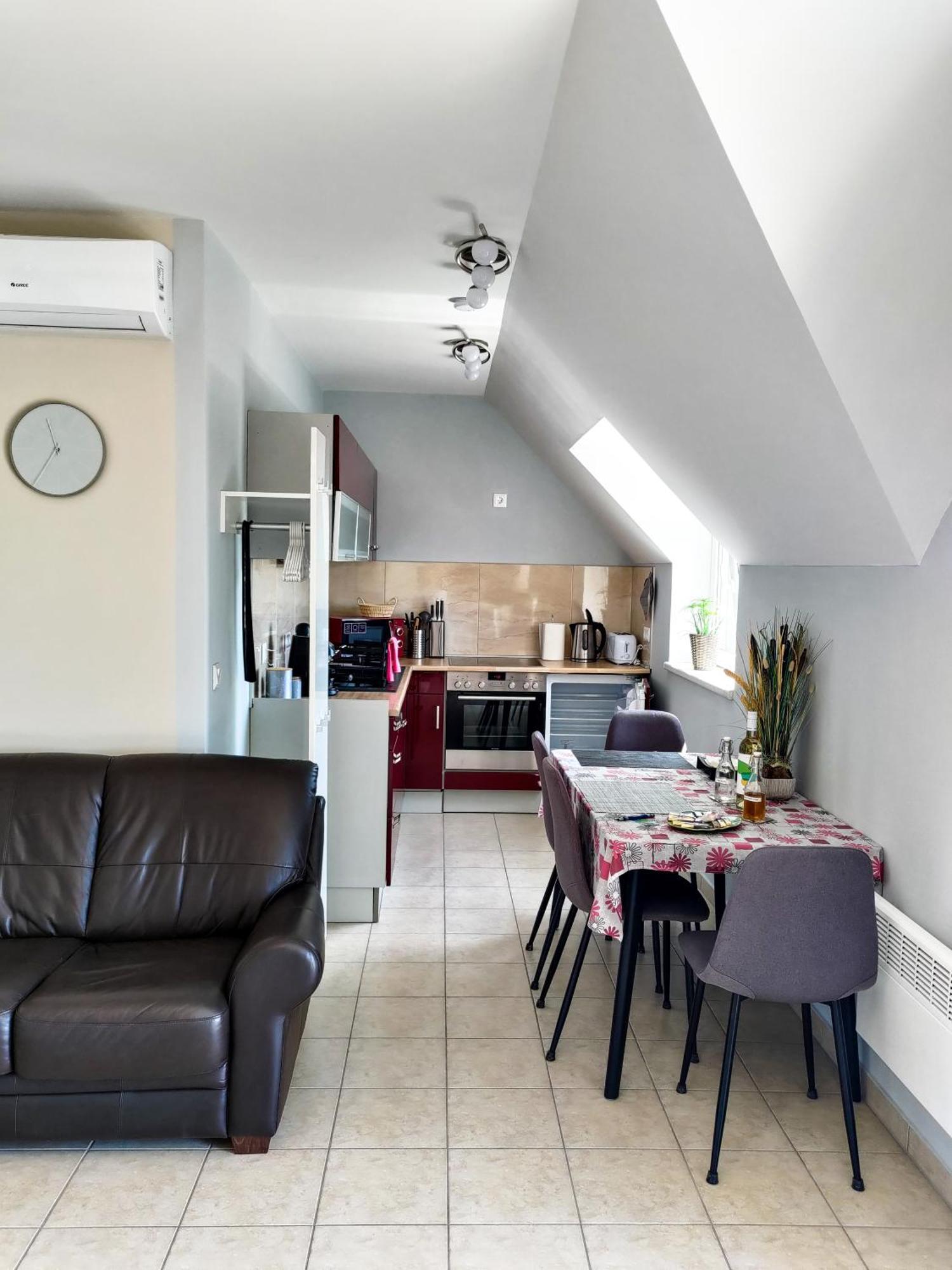 Fuegefa Apartman Balatonalmádi Esterno foto