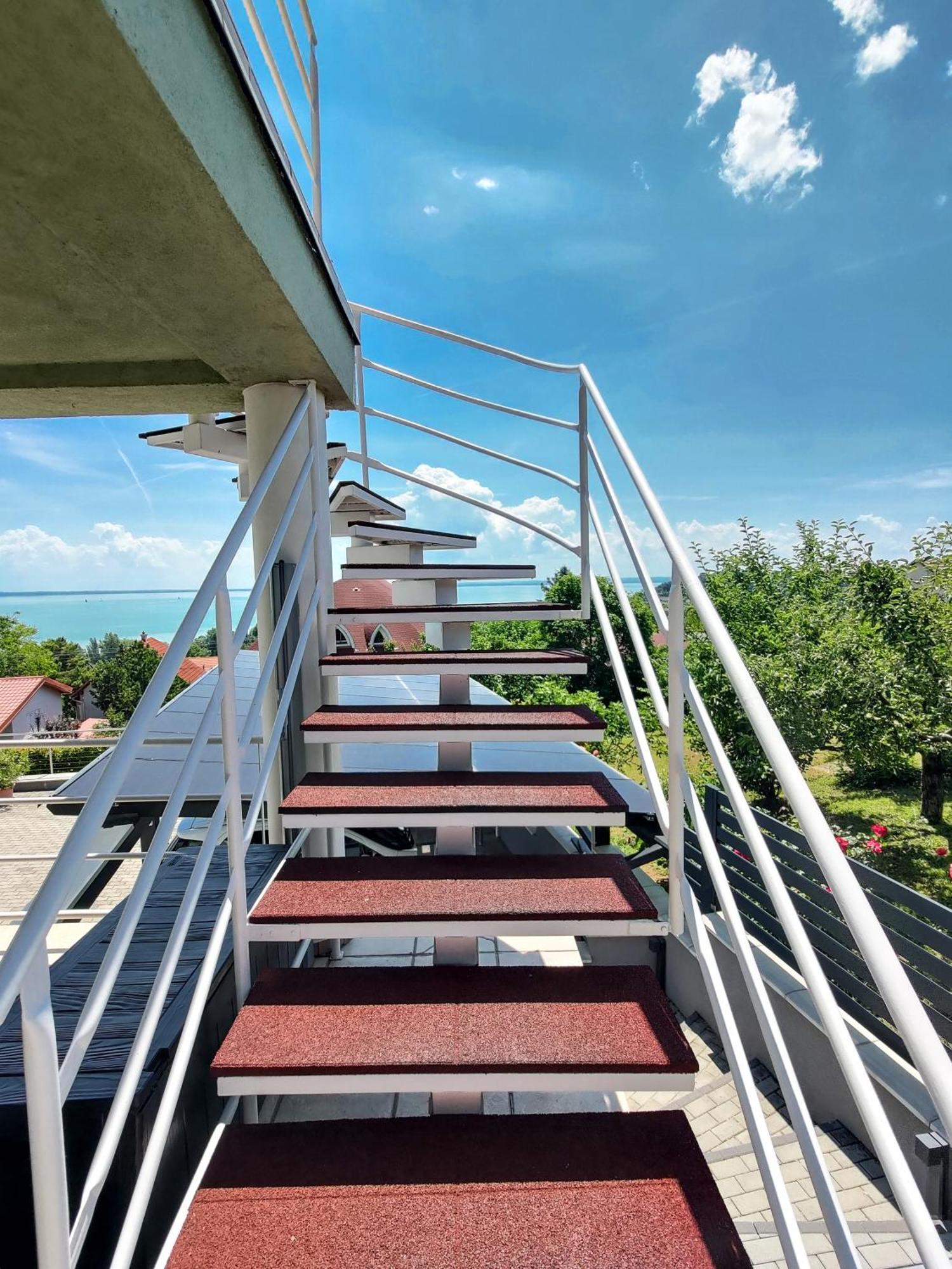 Fuegefa Apartman Balatonalmádi Esterno foto