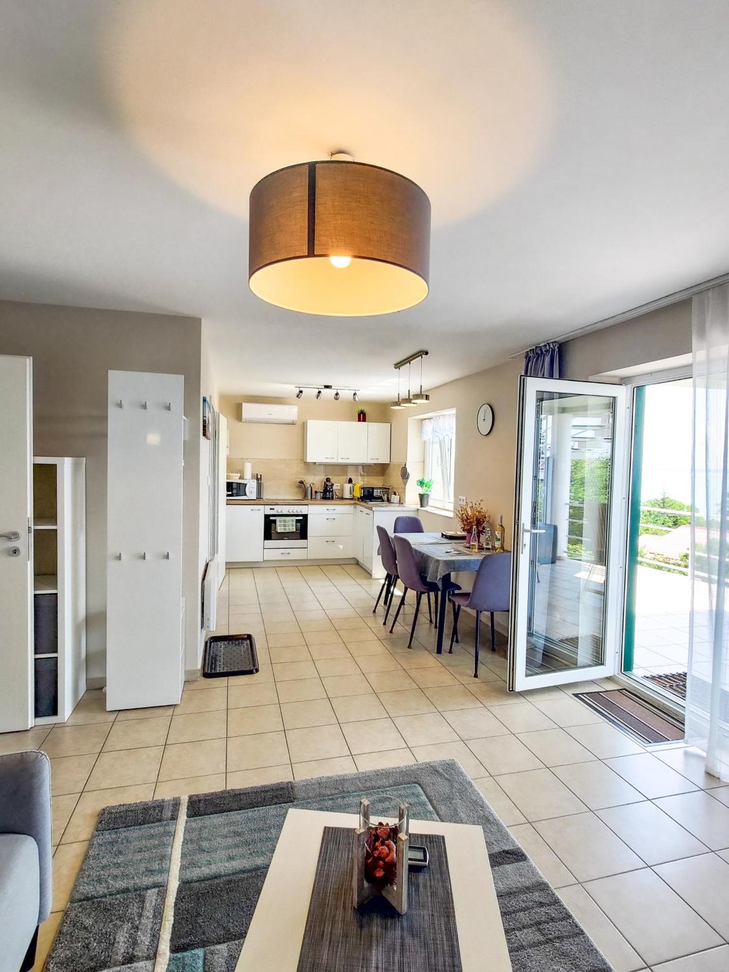 Fuegefa Apartman Balatonalmádi Esterno foto