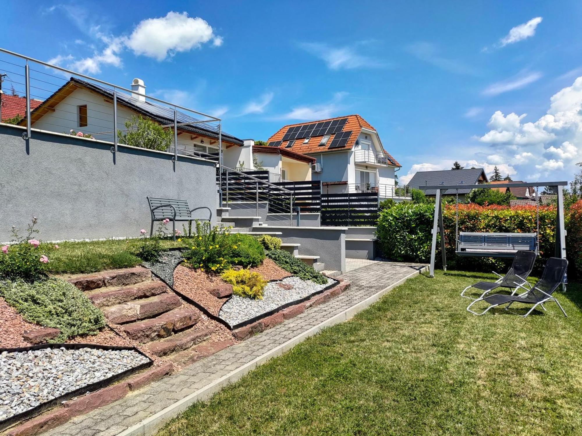Fuegefa Apartman Balatonalmádi Esterno foto